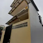 Oyo 90106 Tanah Abang Residence